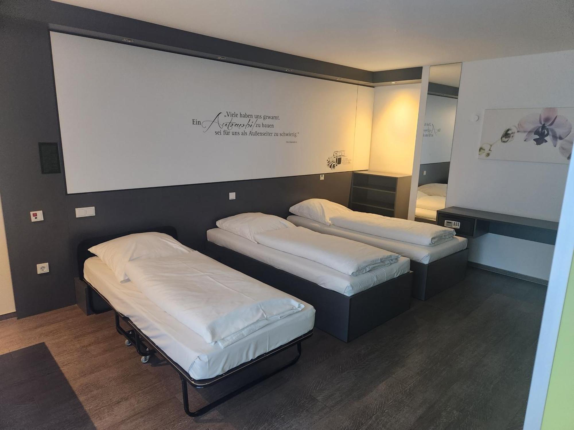 Economy-Hotel Ουλμ Εξωτερικό φωτογραφία
