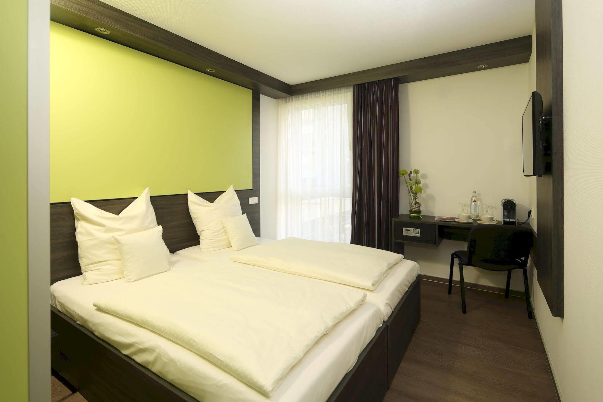 Economy-Hotel Ουλμ Εξωτερικό φωτογραφία